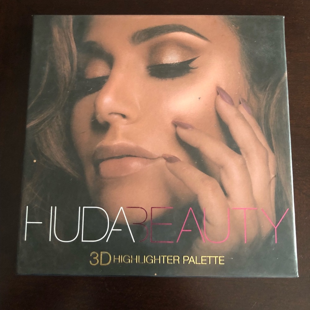 Huda Beauty 3D Highlighter Palette